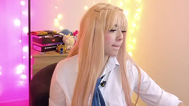 Snapshot of p3ach1 chatting on 11.10.25 p3ach1 online show from 11.10.25