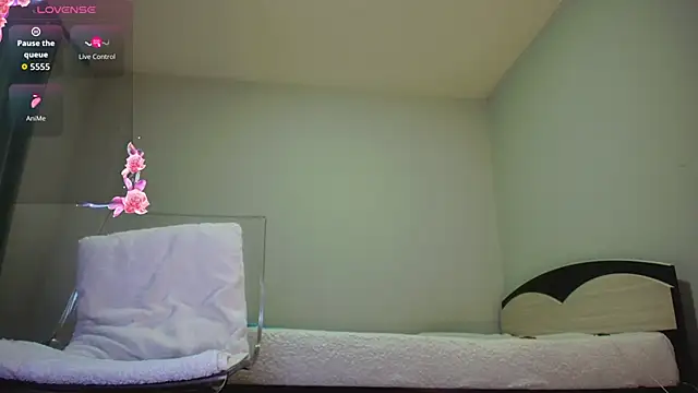 Snapshot of kyliejo18 chatting on 12.04.25 kyliejo18 online show from 12.04.25