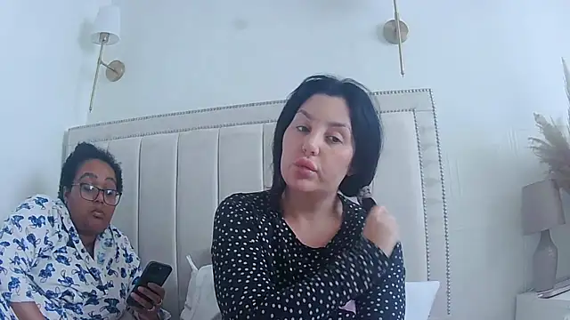 vanilla chocolate23 online show from 10.26.25