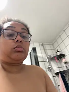 vanilla chocolate23 online show from 11.14.25