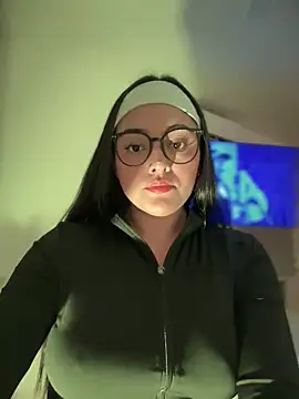 Snapshot of kenndall_21 chatting on 11.11.25 kenndall 21 online show from 11.11.25