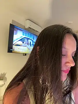 Snapshot of kenndall_21 chatting on 11.15.25 kenndall 21 online show from 11.15.25