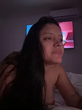 Snapshot of kenndall_21 chatting on 02.17.26 kenndall 21 online show from 02.17.26