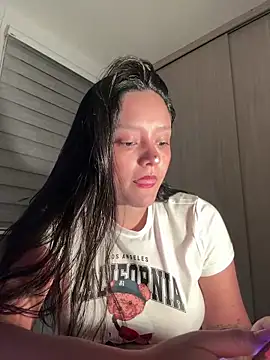 Snapshot of kenndall_21 chatting on 03.17.26 kenndall 21 online show from 03.17.26