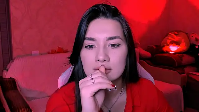 Snapshot of Swee_Alicee chatting on 11.21.25 Swee Alicee online show from 11.21.25