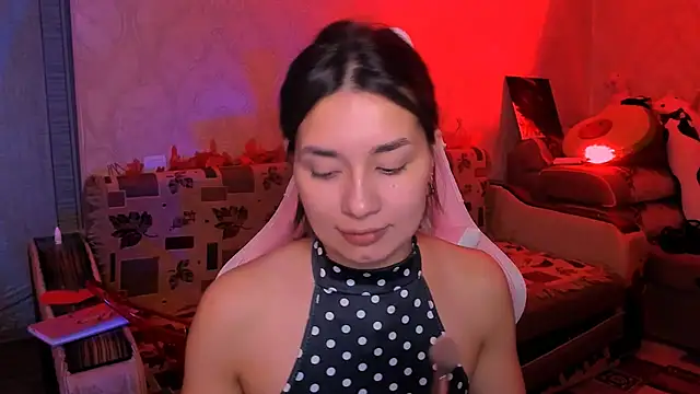 Snapshot of Swee_Alicee chatting on 05.17.26 Swee Alicee online show from 05.17.26