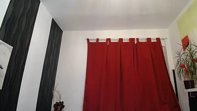 Snapshot of Missnikita6 chatting on 12.14.24 Missnikita6 online show from 12.14.24