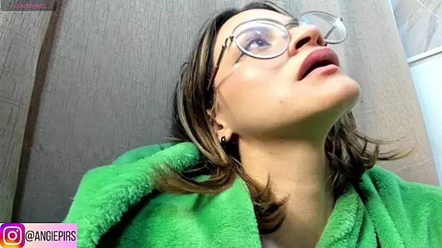 Snapshot of Angie_Pirss chatting on 01.31.25 Angie Pirss online show from 01.31.25