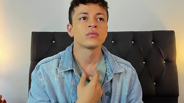 Snapshot of Angel_Cuervo chatting on 01.12.25 Angel Cuervo online show from 01.12.25