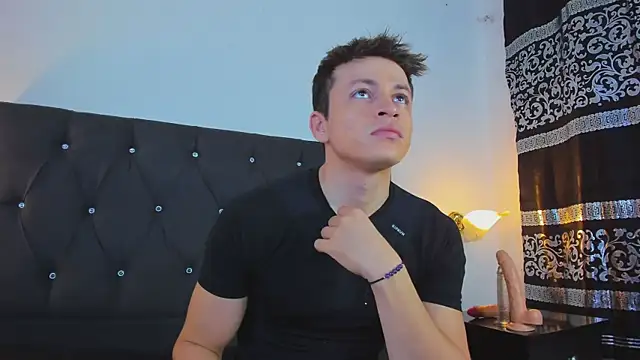 Snapshot of Angel_Cuervo chatting on 01.20.25 Angel Cuervo online show from 01.20.25