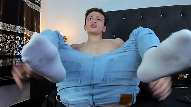 Snapshot of Angel_Cuervo chatting on 01.24.25 Angel Cuervo online show from 01.24.25