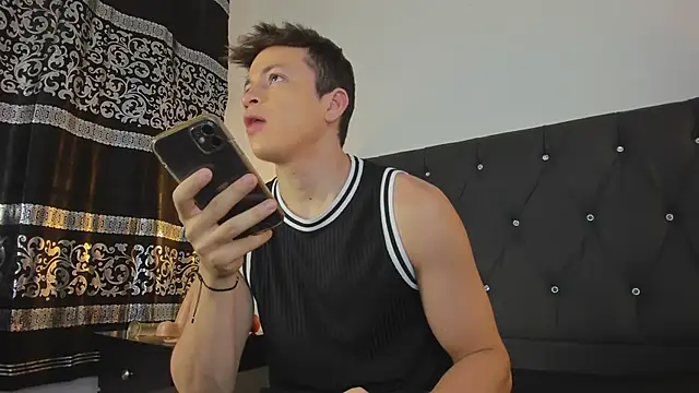 Snapshot of Angel_Cuervo chatting on 01.25.25 Angel Cuervo online show from 01.25.25