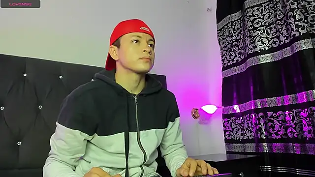 Snapshot of Angel_Cuervo chatting on 03.04.25 Angel Cuervo online show from 03.04.25