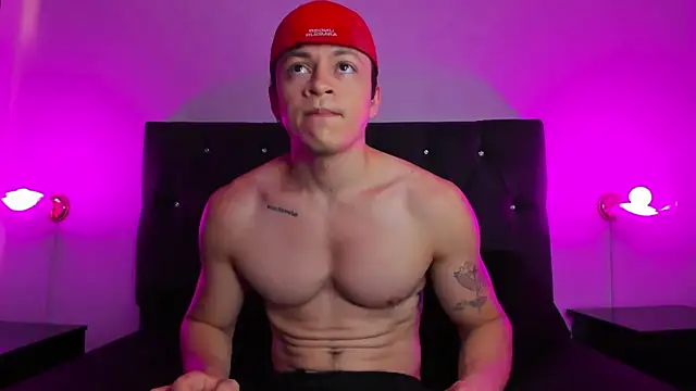 Snapshot of Angel_Cuervo chatting on 09.29.25 Angel Cuervo online show from 09.29.25