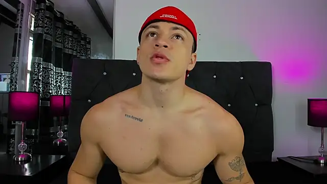 Snapshot of Angel_Cuervo chatting on 11.28.25 Angel Cuervo online show from 11.28.25