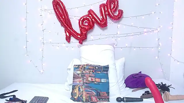 Nicol Love0 online show from 02.27.25