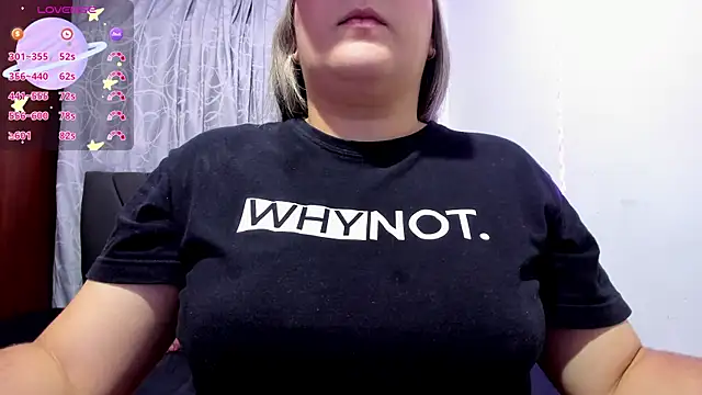 Snapshot of shantal_smith9 chatting on 03.11.25 shantal smith9 online show from 03.11.25