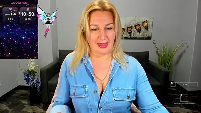 Lili Crossi online show from 11.02.25