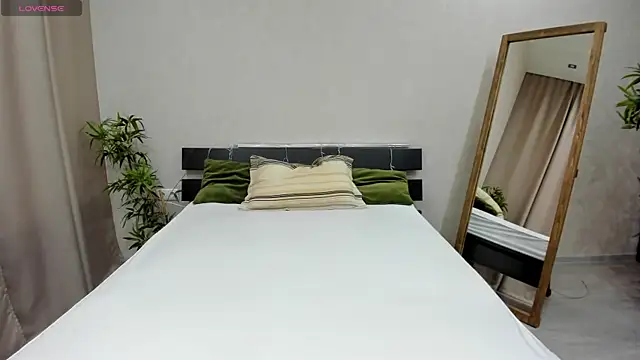 Miss you kiss online show from 01.02.25