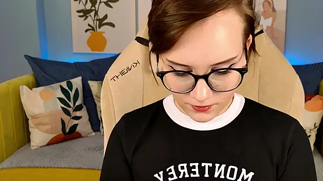 StellaGloww online show from 01.04.25