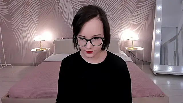 StellaGloww online show from 03.21.25