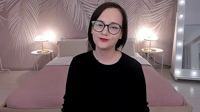 StellaGloww online show from 03.21.25