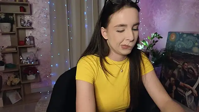 AuroraAksnesss online show from 12.11.24