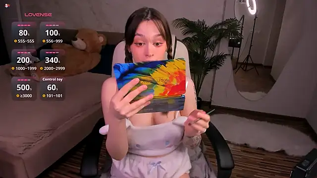 Snapshot of BadScarlet1 chatting on 12.03.25 BadScarlet1 online show from 12.03.25