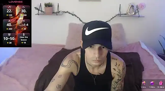 Snapshot of Apolo_Hidalgo01 chatting on 12.17.24 Apolo Hidalgo01 online show from 12.17.24