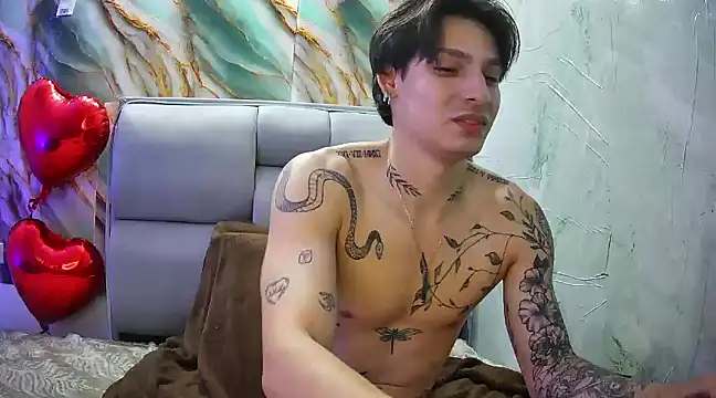 Snapshot of Apolo_Hidalgo01 chatting on 02.07.25 Apolo Hidalgo01 online show from 02.07.25