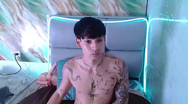 Snapshot of Apolo_Hidalgo01 chatting on 03.16.25 Apolo Hidalgo01 online show from 03.16.25