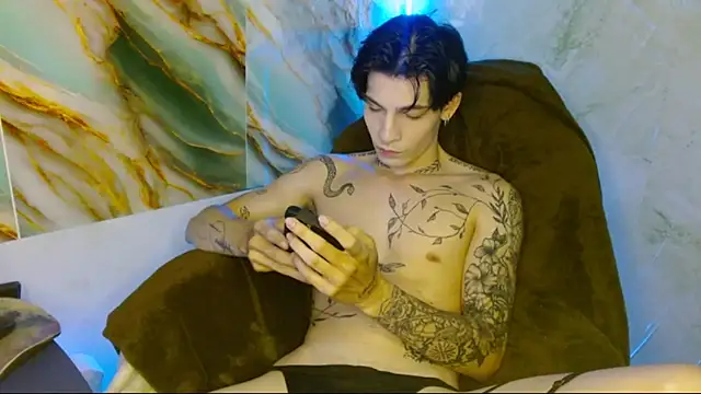 Snapshot of Apolo_Hidalgo01 chatting on 09.10.25 Apolo Hidalgo01 online show from 09.10.25
