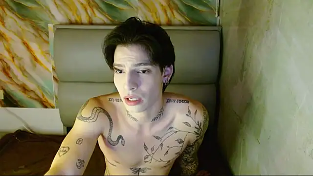 Snapshot of Apolo_Hidalgo01 chatting on 09.18.25 Apolo Hidalgo01 online show from 09.18.25