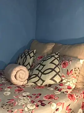 NunuBerry16 online show from 12.21.24