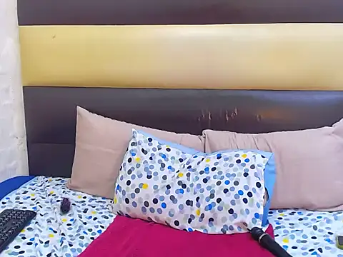 NunuBerry16 online show from 02.13.26