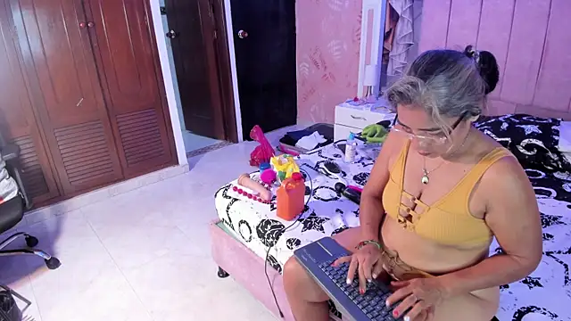 Snapshot of mature_bigass__ chatting on 01.08.25 mature bigass online show from 01.08.25