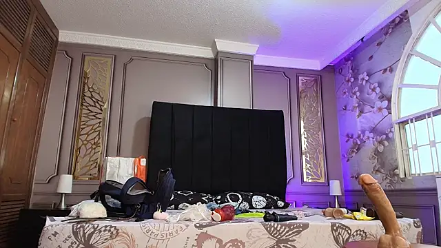 Snapshot of mature_bigass__ chatting on 12.13.25 mature bigass online show from 12.13.25