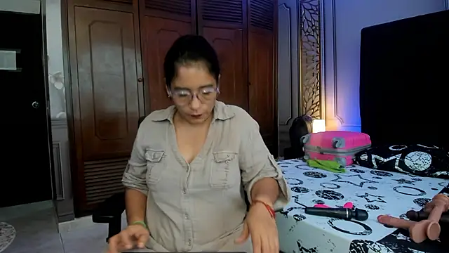 mature bigass   online show from 03.13.26