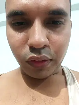 Snapshot of Hotrayyy chatting on 09.17.25 Hotrayyy online show from 09.17.25