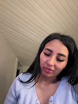 Snapshot of Anily_Lovely chatting on 02.15.25 Anily Lovely online show from 02.15.25