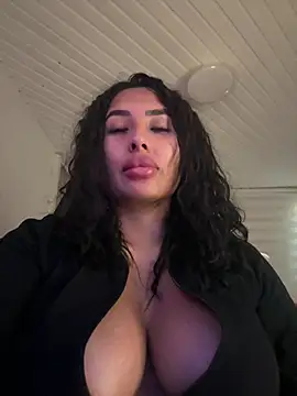 Anily Lovely online show from 07.31.26