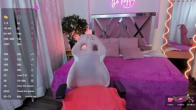 Daphnne tay online show from 03.03.25