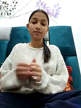 Snapshot of Aleena_Rai chatting on 01.07.25 Aleena Rai online show from 01.07.25