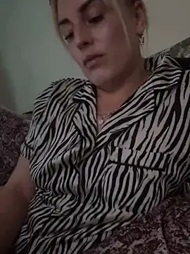 Snapshot of Barbie_26 chatting on 03.11.25 Barbie 26 online show from 03.11.25