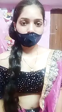 Snapshot of Cute-Simmi chatting on 12.04.24 Cute-Simmi online show from 12.04.24