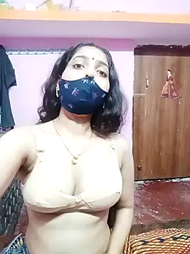 Snapshot of Cute-Simmi chatting on 12.24.24 Cute-Simmi online show from 12.24.24