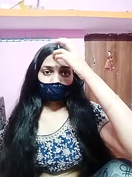 Snapshot of Cute-Simmi chatting on 12.31.24 Cute-Simmi online show from 12.31.24