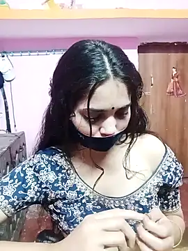 Snapshot of Cute-Simmi chatting on 01.08.25 Cute-Simmi online show from 01.08.25