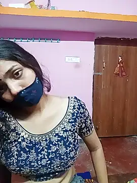 Snapshot of Cute-Simmi chatting on 01.10.25 Cute-Simmi online show from 01.10.25