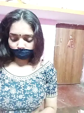 Snapshot of Cute-Simmi chatting on 01.18.25 Cute-Simmi online show from 01.18.25